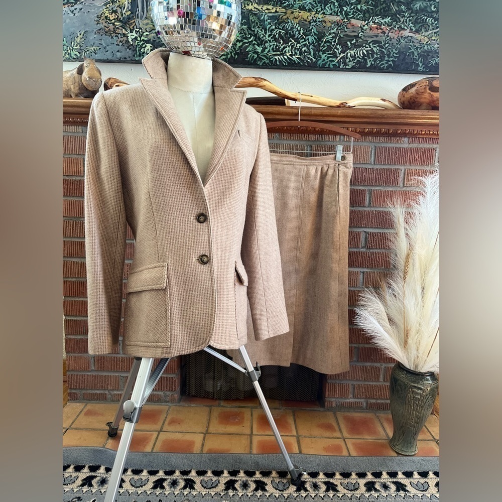VINTAGE WOOL MONTALDOS SKIRT AND JACKET SET